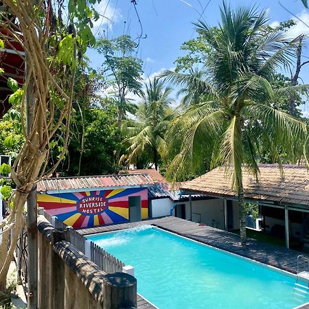 Sunrise Riverside Pool Hostel Luang Prabang Exterior foto